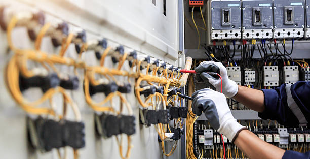 Professional Electrician technician working in Withamsville, OH